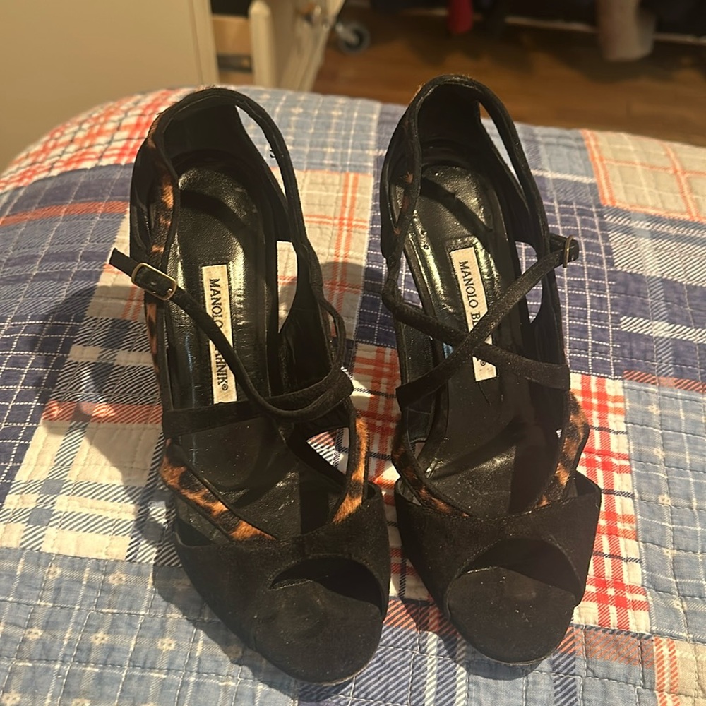 Manolo Blahnik heels lightly worn!!